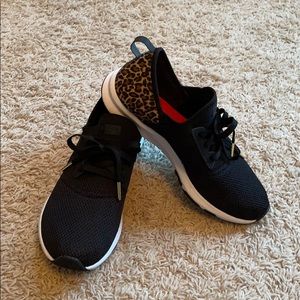 New balance cheetah print athletic, tennis shoes